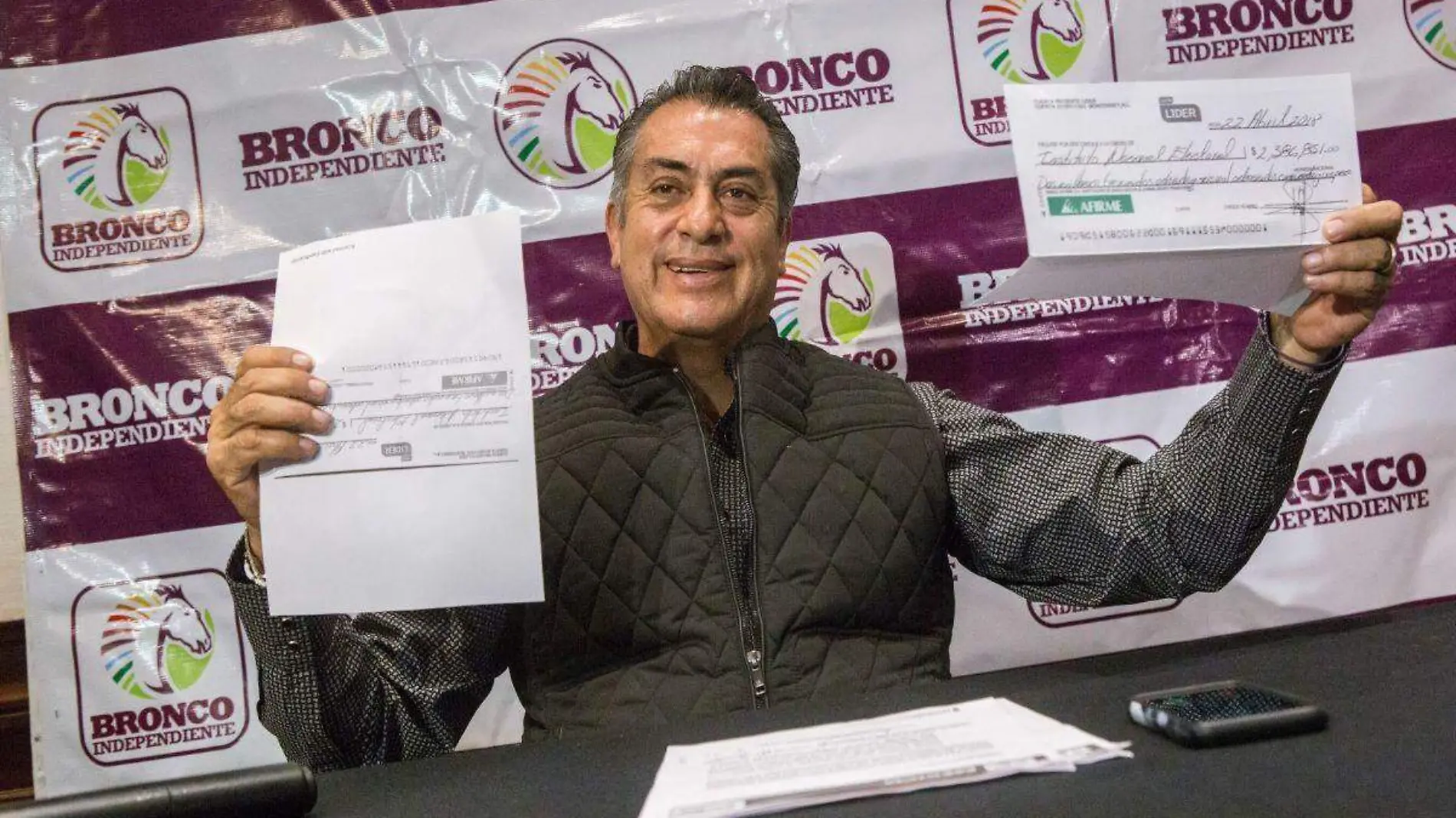 Por qué acusan a El Bronco de desviar recursos públicos